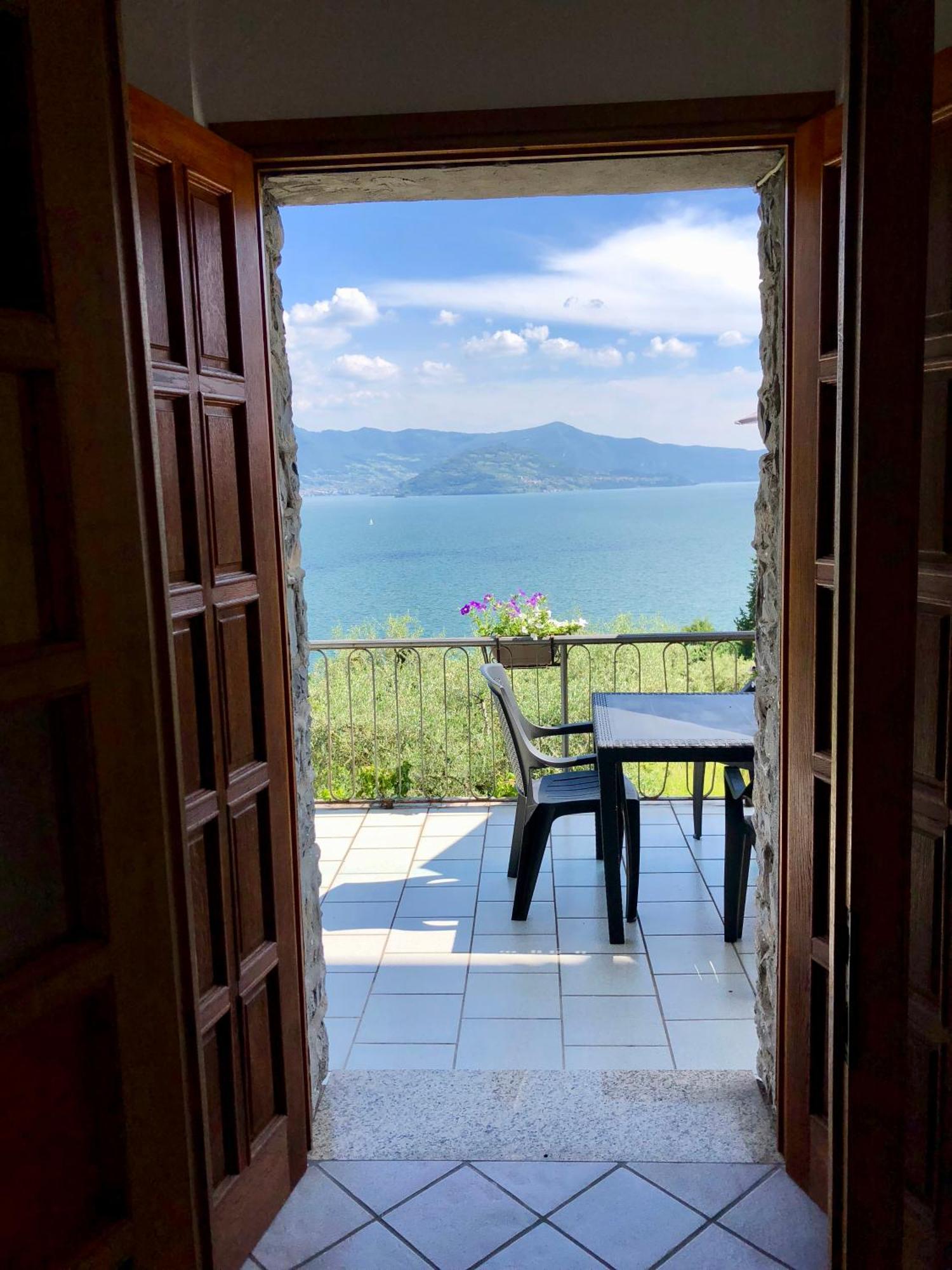 Villa Casa Emilia Riva di Solto Esterno foto