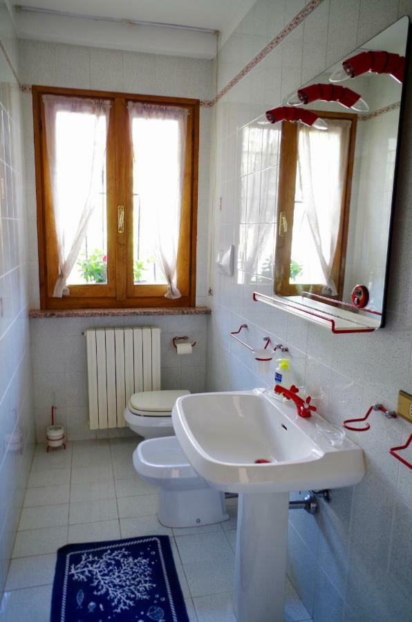 Villa Casa Emilia Riva di Solto Esterno foto