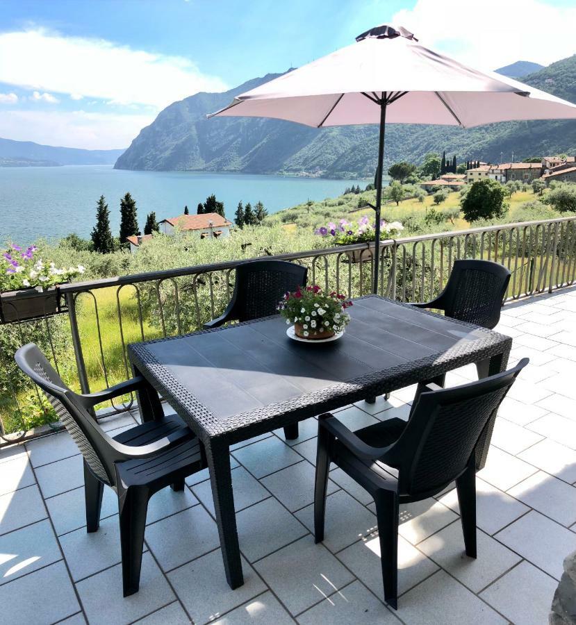 Villa Casa Emilia Riva di Solto Esterno foto